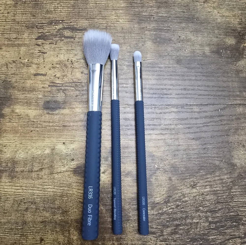 Laruce Makeup Brush Set Of 3, Tapered Blending, Concealer And Duo Fibre
